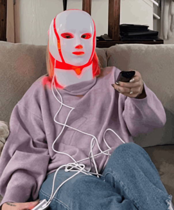 NunaWave Mask customer~Cloe A. – Illinois, USA